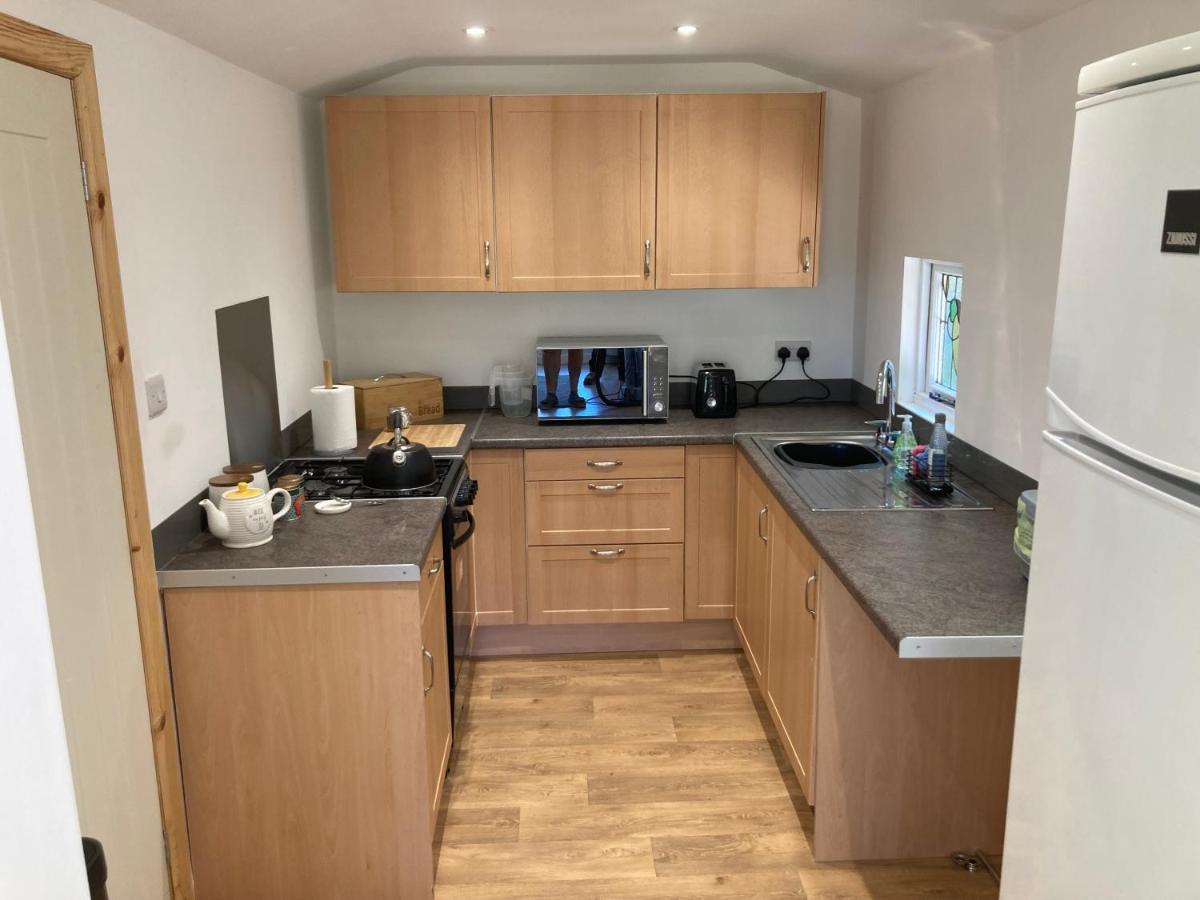 Honey Bee Cabin Llandysul Extérieur photo
